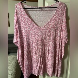 Old Navy Luxe V-Neck T-Shirt Pink Floral
